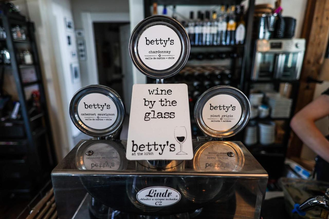 The Kitch'inn - Boutique And Wine Bar